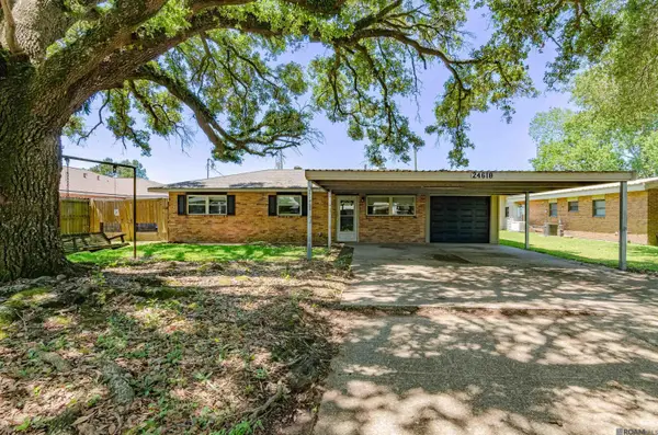 24618 Pecan Place Dr, Plaquemine, LA 70764