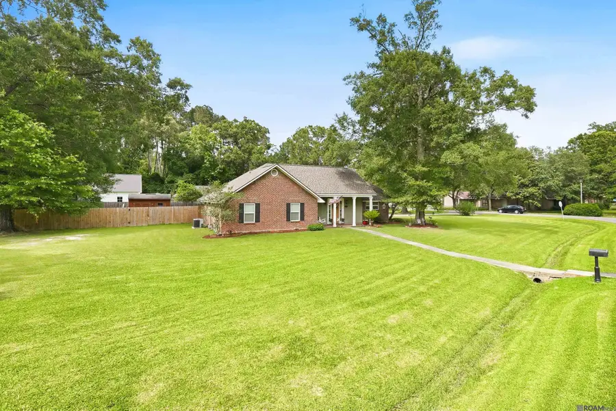 16777 Buckner Dr, Greenwell Springs, LA 70739 - #2