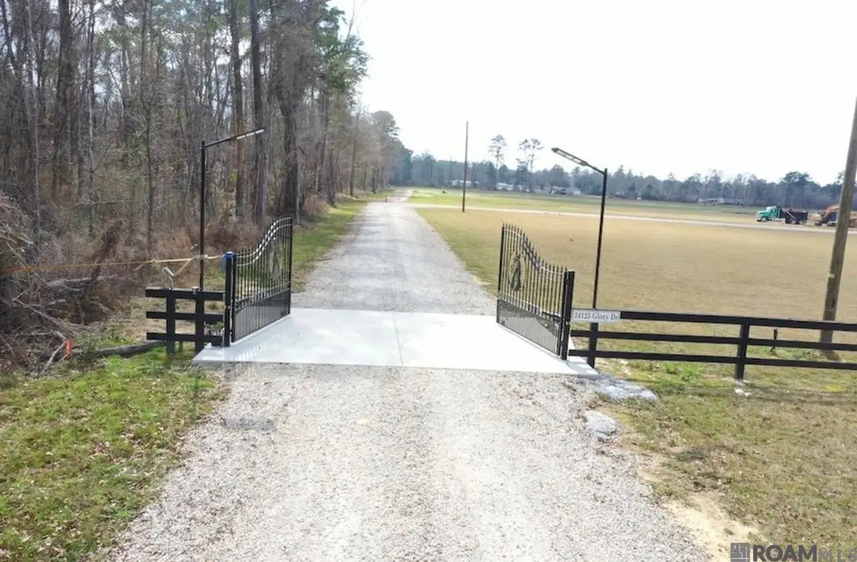 24125 Glory Dr, Livingston, LA 70754 - #1