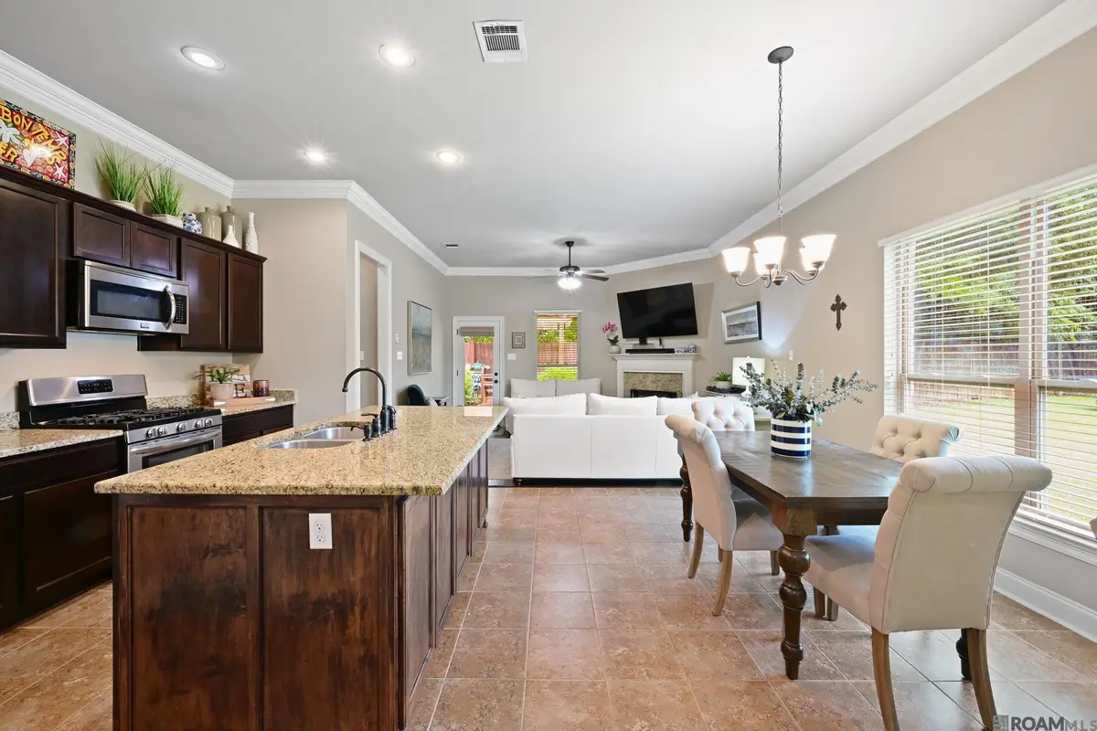 12494 Chartres Dr, Gonzales, LA 70737 - #1