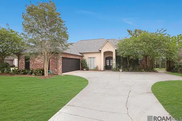 39053 Corinne Cir, Prairieville, LA 70769
