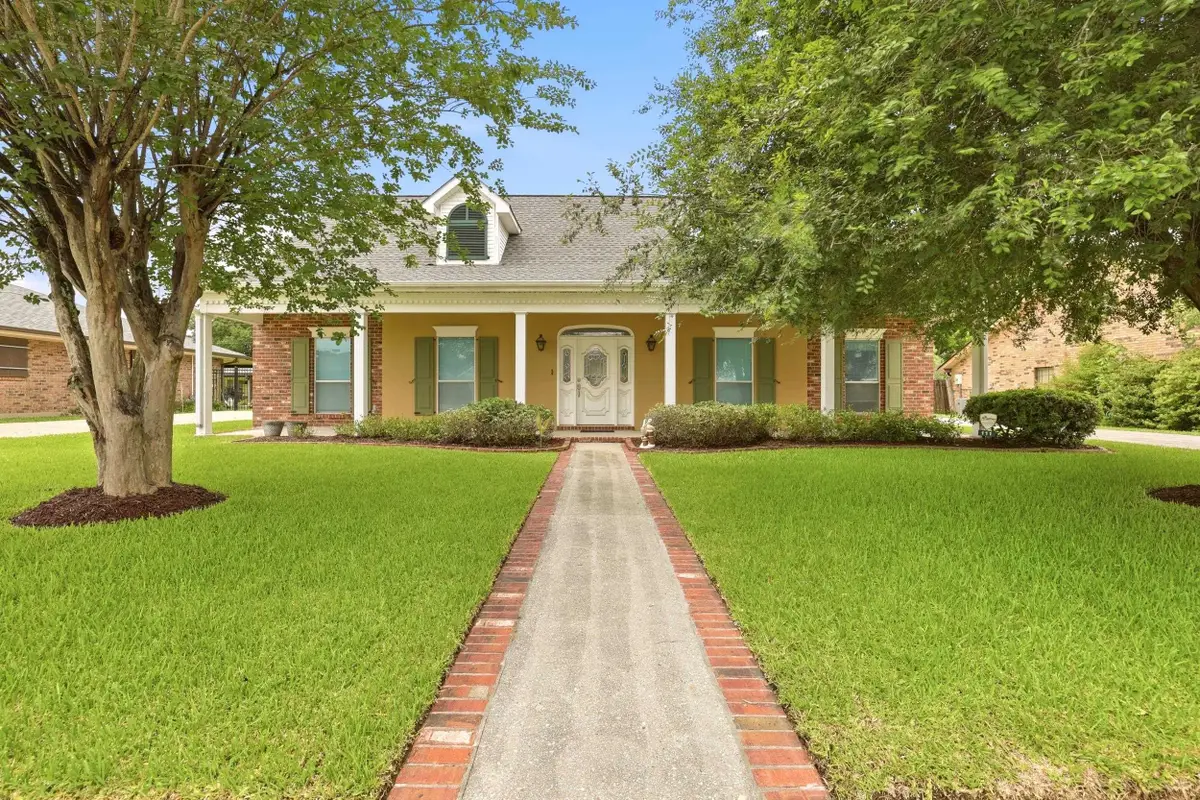 111 Louis Dr, Houma, LA 70364 - #1