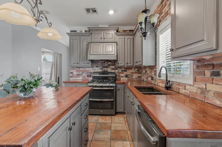 212 Chateau Dr, Lockport, LA 70374 - #3