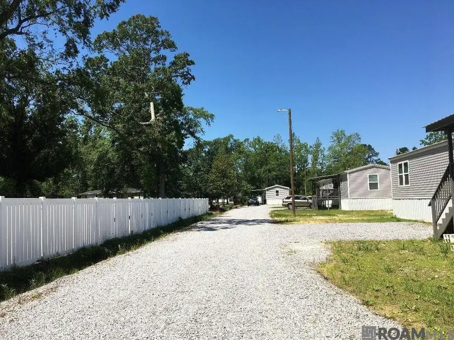 25693 Gill Rd, Denham Springs, LA 70726 - #2