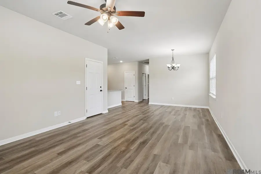 3052 S Roth Ave, Gonzales, LA 70737 - #3