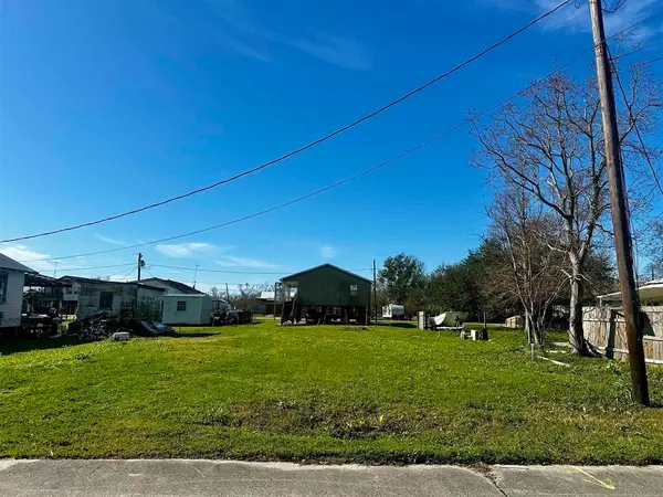 203 Chauvin St, Chauvin, LA 70344