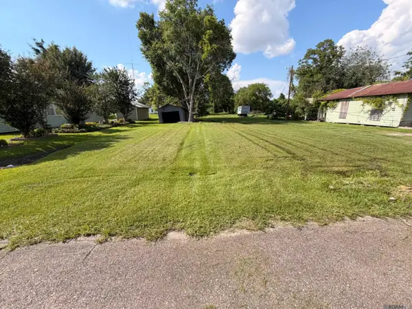 416 California Ave, Port Allen, LA 70767