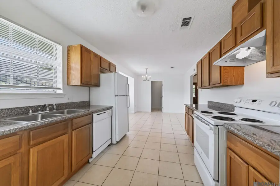 15709 Treasurer Ave, Baton Rouge, LA 70817 - #2