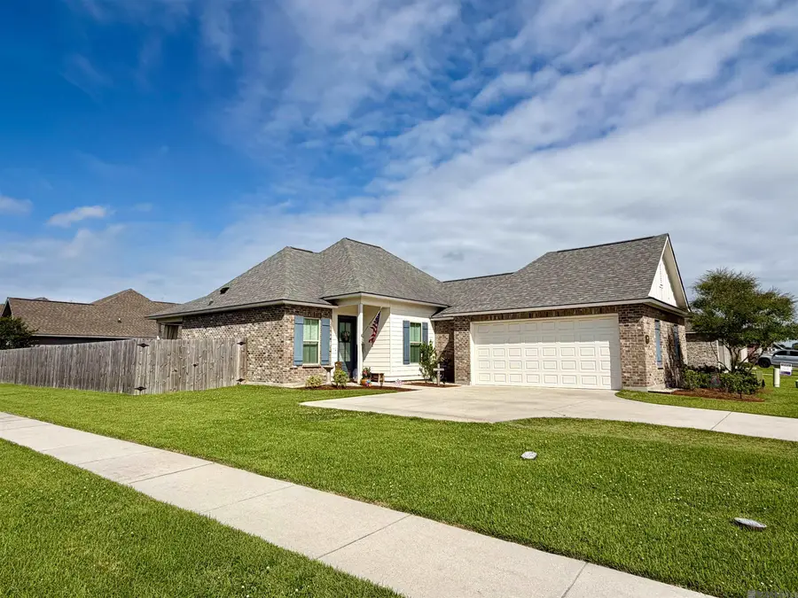24290 Cliftmere Ave, Plaquemine, LA 70764 - #2