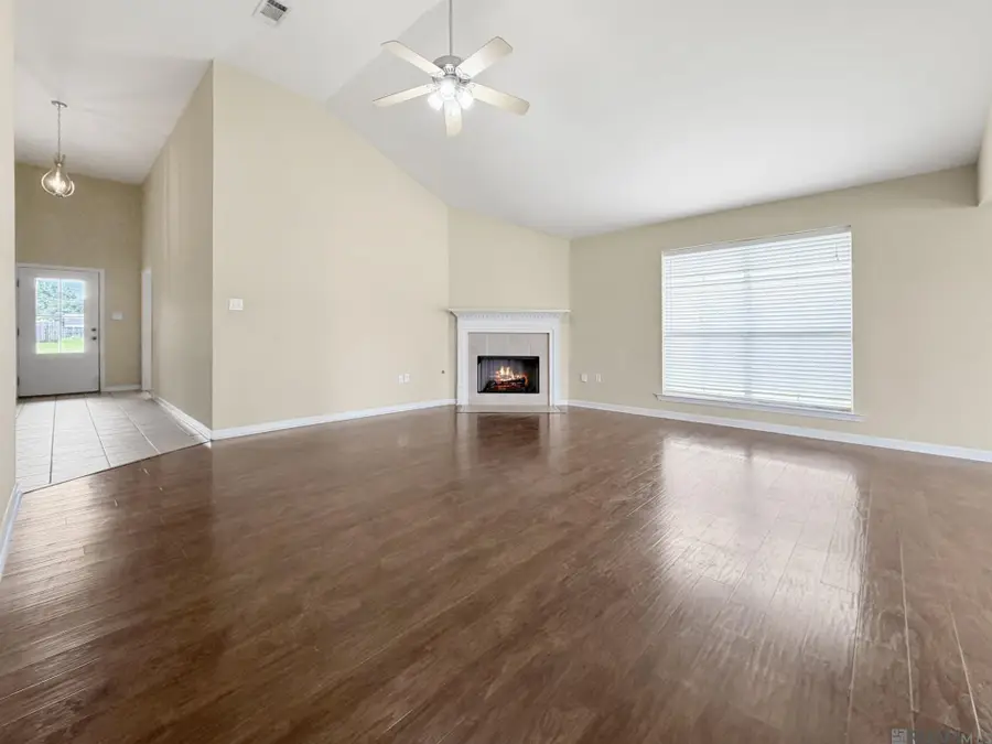 23861 Waterford Ct, Denham Springs, LA 70726 - #2