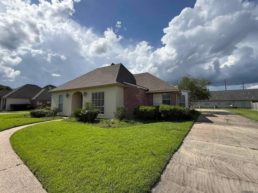 15518 Therese Ct, Prairieville, LA 70769 - #2
