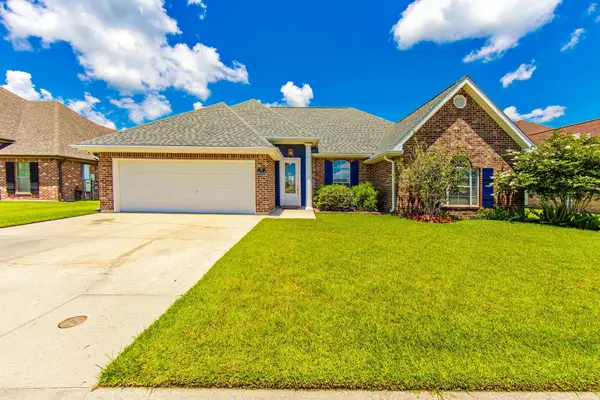 300 Ravensaide Drive, Houma, LA 70360