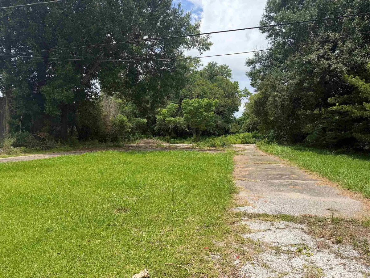 6924 W Main St, Houma, LA 70360 - #1