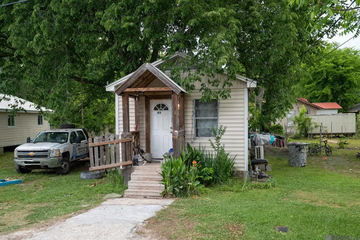 406 W Caroline St, Gonzales, LA 70737 - #1