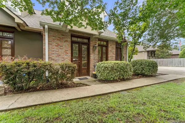 9303 Loblolly Ct, Baton Rouge, LA 70809