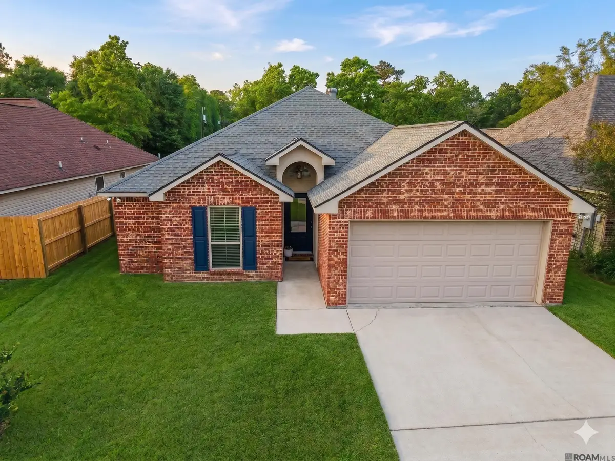11561 Mary Lee Dr, Denham Springs, LA 70726 - #1