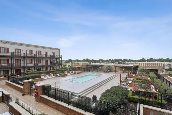 7707 Bluebonnet Blvd #321, Baton Rouge, LA 70810