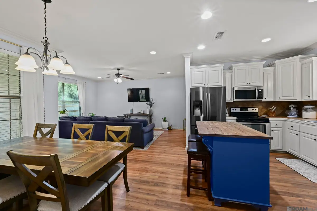 16208 Old Samuel Dr, Prairieville, LA 70769 - #1