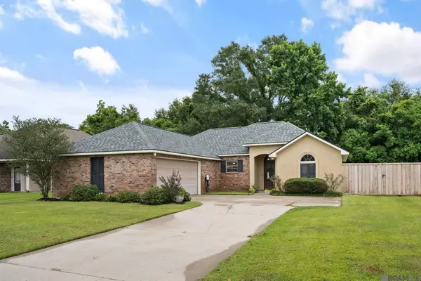 16208 Old Samuel Dr, Prairieville, LA 70769