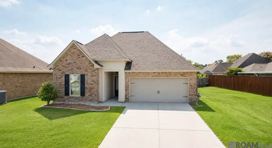 32463 Curtis Cove Ln, Denham Springs, LA 70706 - #3