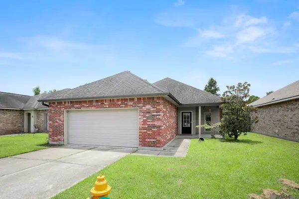 6742 Silver Springs Dr, Greenwell Springs, LA 70739
