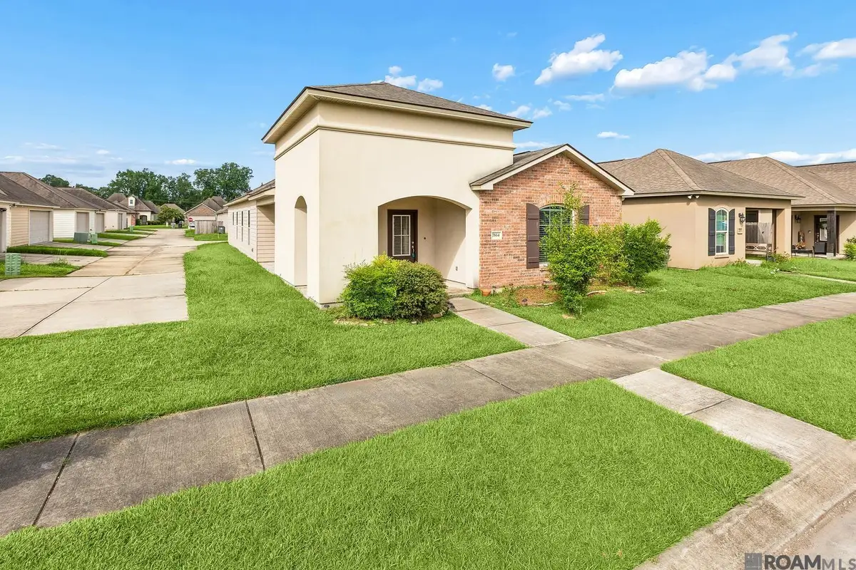 7864 W Pelican Lakes Ave, Baton Rouge, LA 70820 - #1