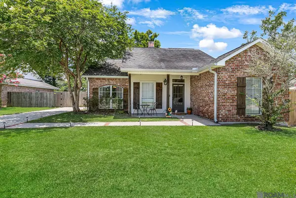 32536 Cedar Ct, Denham Springs, LA 70706