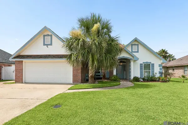 104 Oak Arbor Drive, Laplace, LA 70068