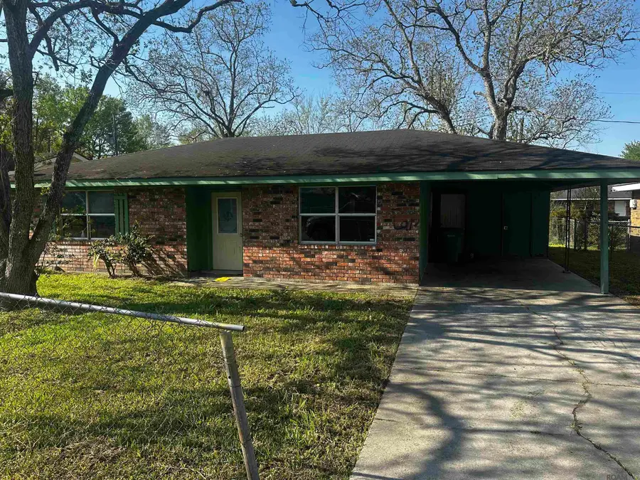 200 Sparrow St, Labadieville, LA 70372 - #3