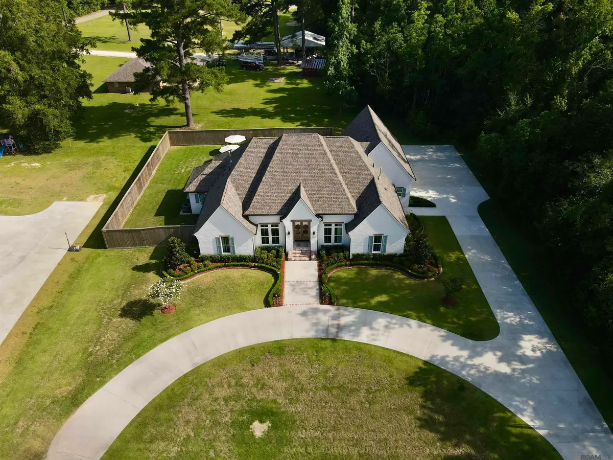 9984 Forrest Delatte Rd, Denham Springs, LA 70726 - #1