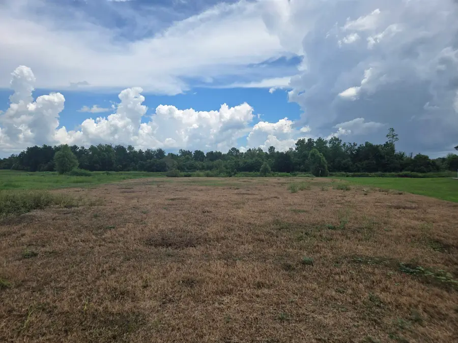 220 Newsom Dr, Houma, LA 70360 - #2