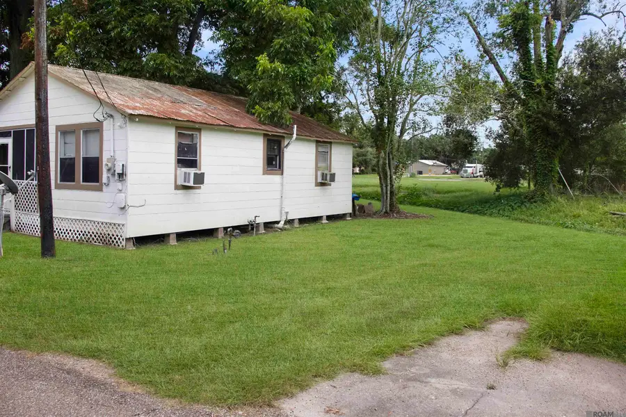 417 W Sparrow St, Gonzales, LA 70737 - #3