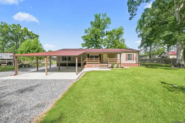 17223 Oak Trace Rd, Prairieville, LA 70769