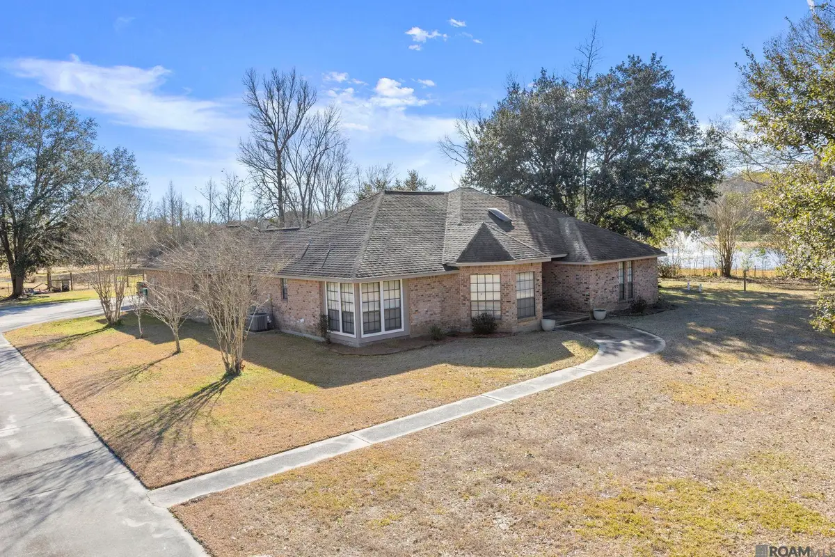 8110 Main St, Zachary, LA 70791 - #1