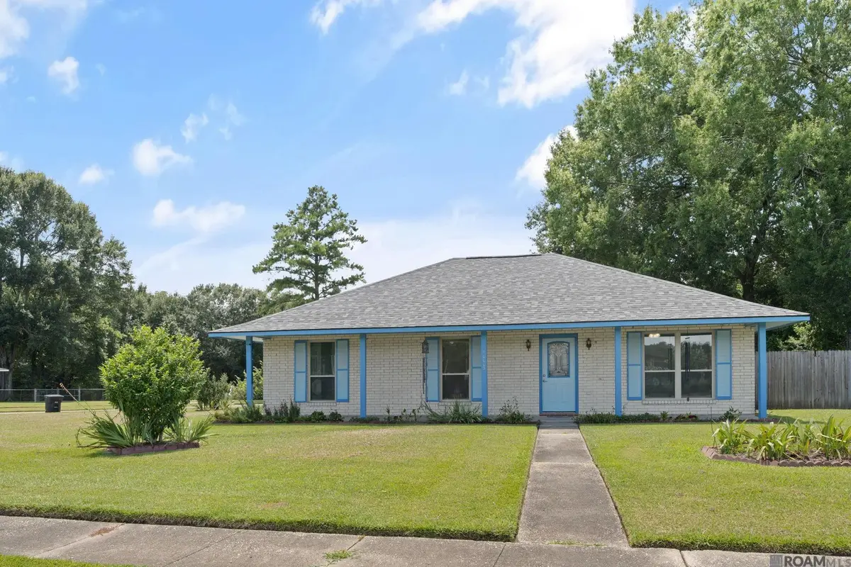 10003 E Brookside Dr, Central, LA 70818 - #1