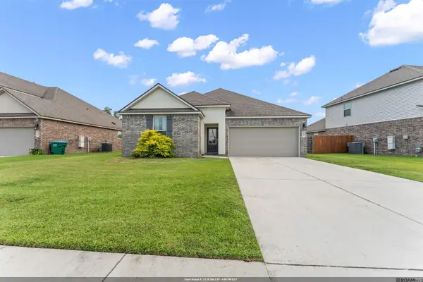 13758 Wincrest Dr, Walker, LA 70785