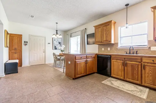 43193 Sycamore Bend Ave, Gonzales, LA 70737