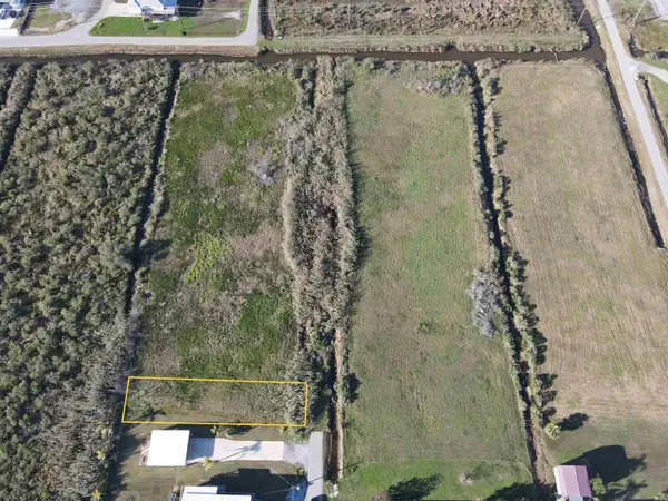 209 Cedar Ln, Grand Isle, LA 70358