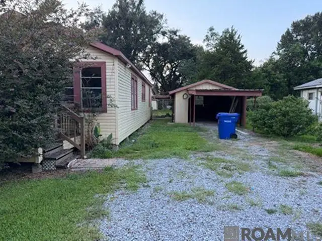 8511 Bergeron St, Livonia, LA 70755 - #2