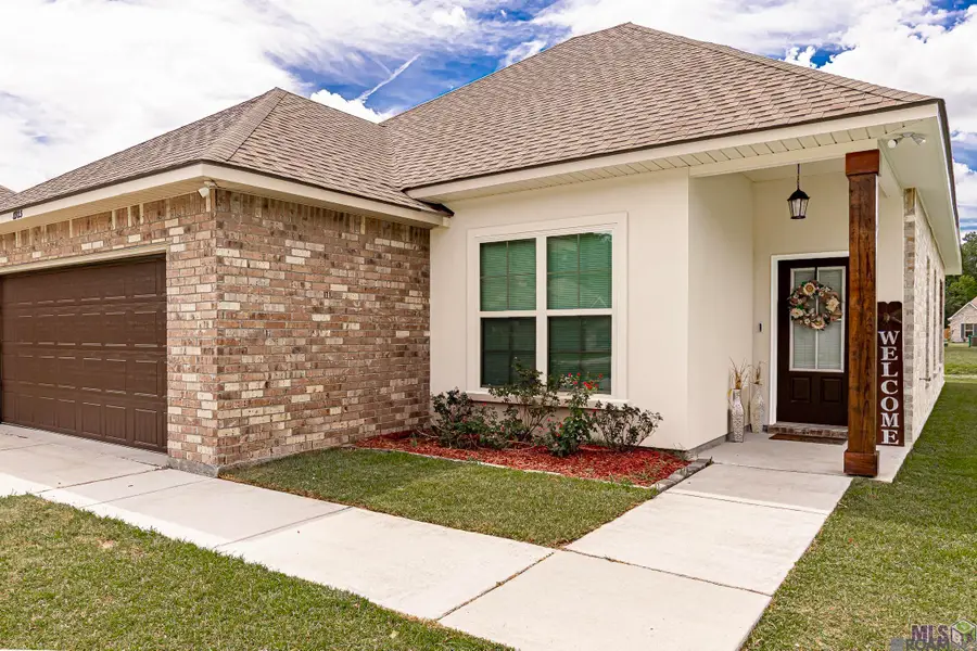 8923 Perry Park Dr, Denham Springs, LA 70726 - #2