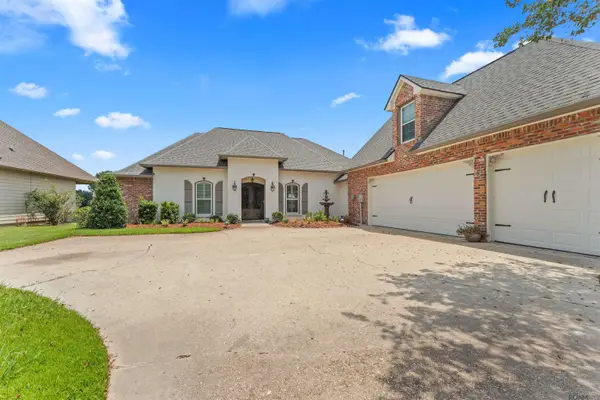 40408 Pelican Point Pkwy, Gonzales, LA 70737