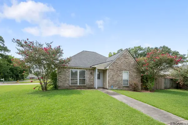 11287 Shelly St, St Amant, LA 70774