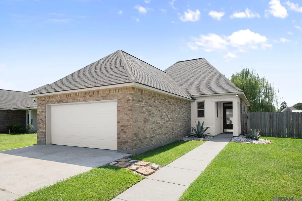 519 S Calvin Ave, Gonzales, LA 70737 - #1