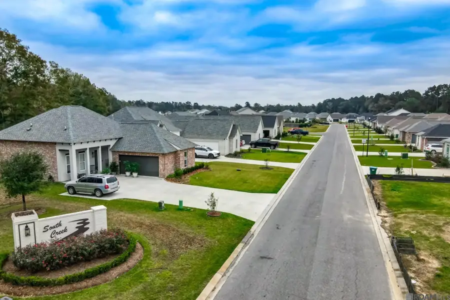 9504 South Creek Dr, Denham Springs, LA 70726 - #2