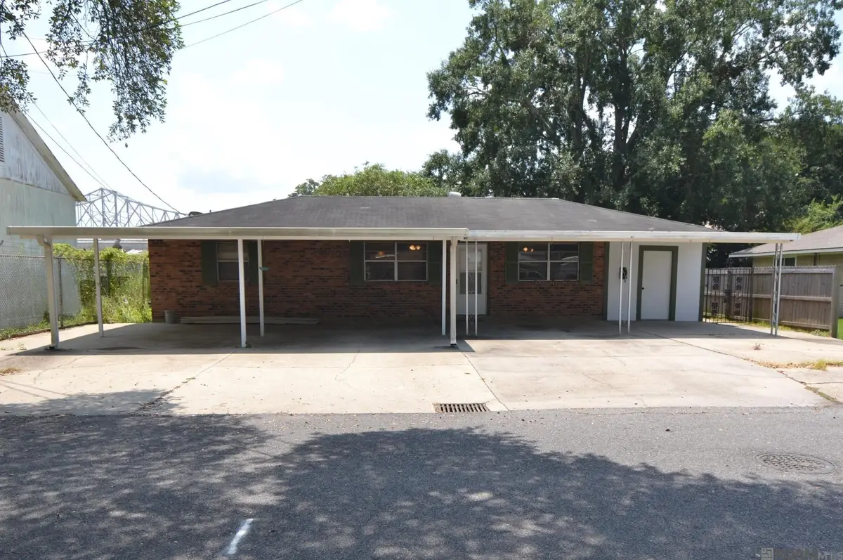 395 Avenue G, Port Allen, LA 70767 - #1