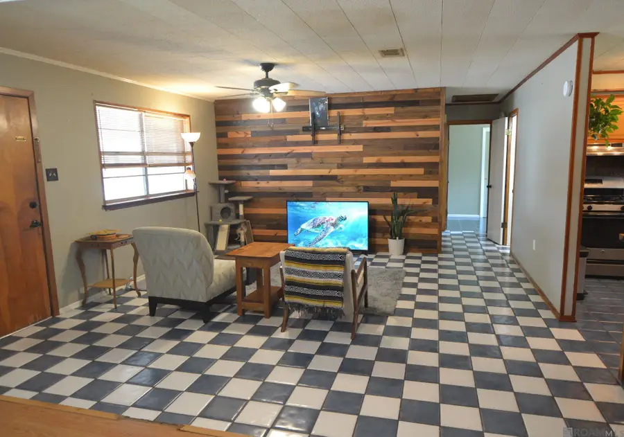 395 Avenue G, Port Allen, LA 70767 - #2