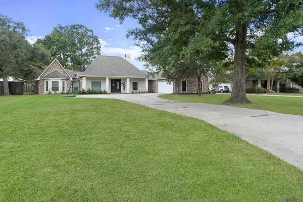 7471 Estelle Dr, Denham Springs, LA 70726