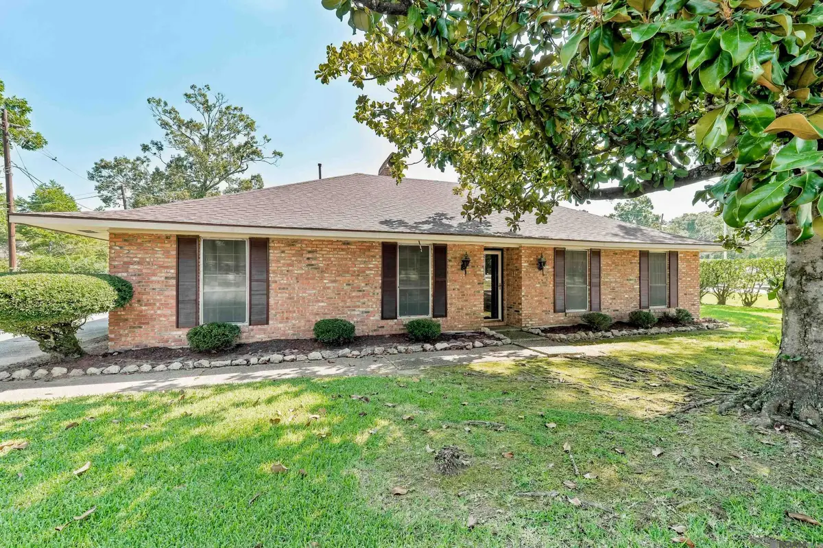 8887 Laurynwood Dr, Baton Rouge, LA 70808 - #1