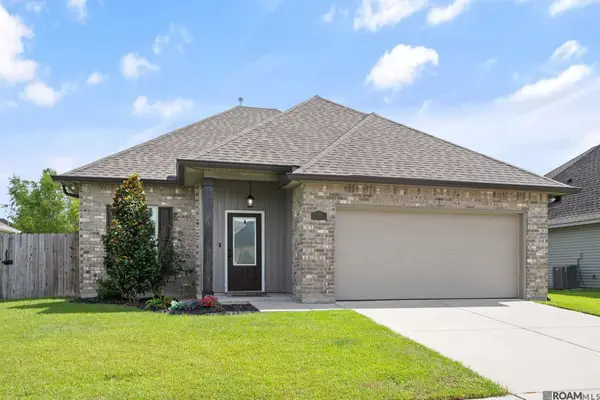 24245 Golden Shore Ave, Plaquemine, LA 70764