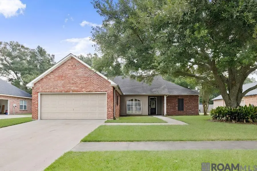 17204 Fountainbleau Dr, Prairieville, LA 70769 - #1